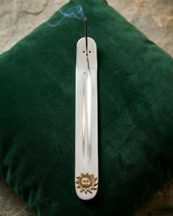 Porte-encens indien traditionnel : élégance solaire pour une atmosphère apaisante